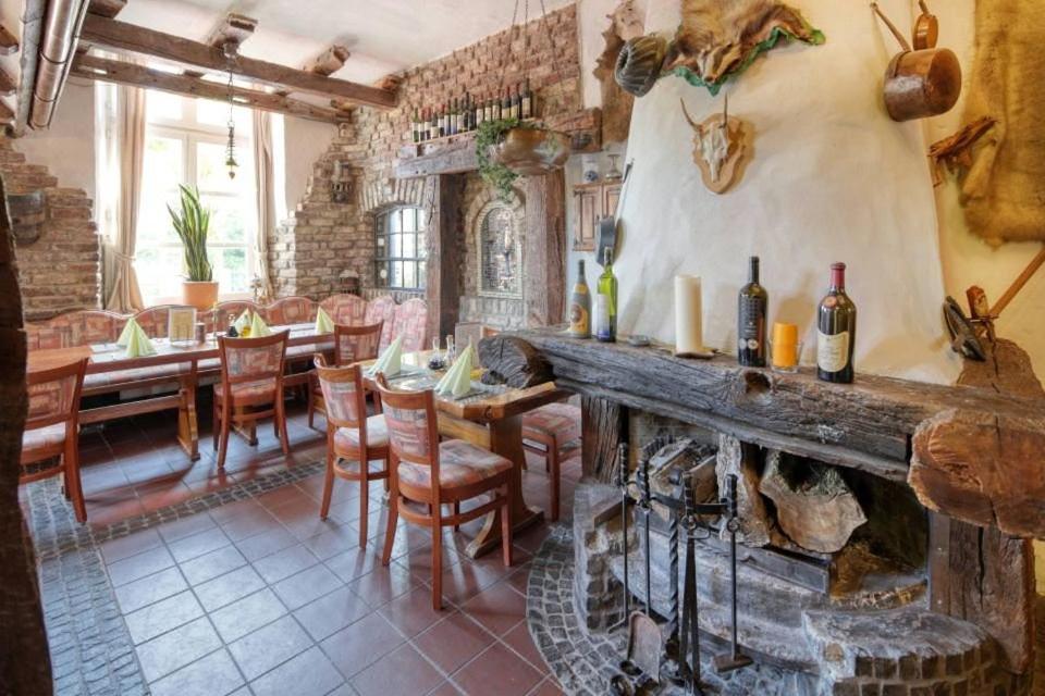 Hotel Restaurant Mathildenhof Pulheim Exteriör bild